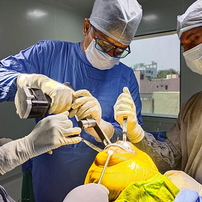 Dr Pavan K Yadav - performing knee joint replacement